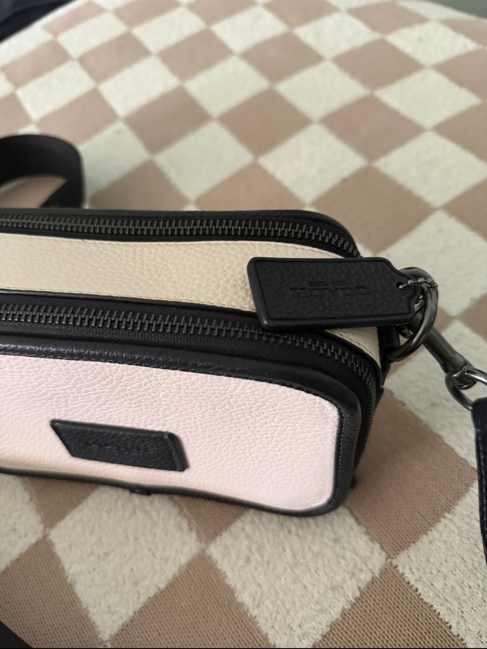 Coach WYATT CROSSBODY IN SIGNATURE CANVAS - Picture 4 of 12